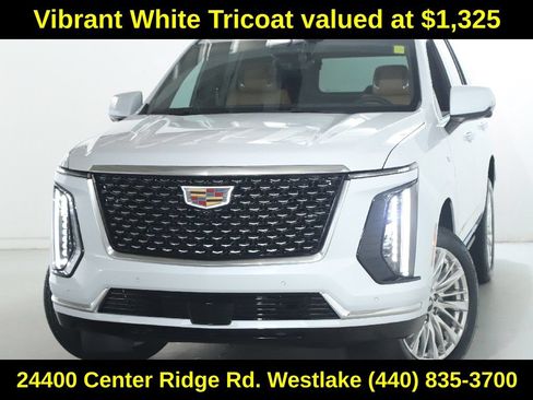 Used 2026 Cadillac Escalade Luxury w/ LPO, Floor Liner Package AWD/4WD image 3