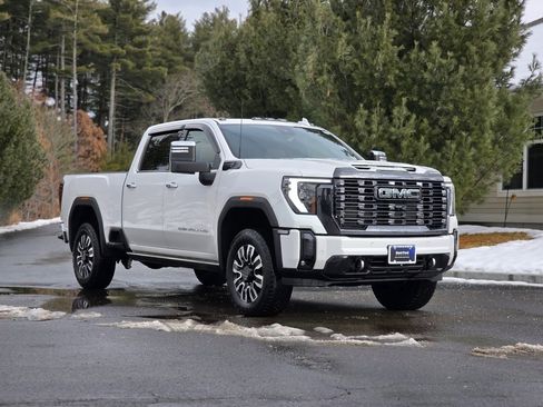Used 2024 GMC Sierra 2500 Denali Ultimate image 1