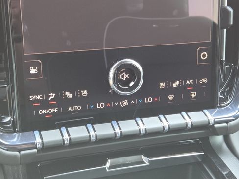 New 2026 GMC Yukon AT4 Ultimate w/ LPO, Floor Liner Package AWD/4WD image 38