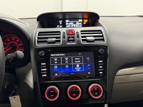 Used 2018 Subaru Forester 2.5i Premium w/ All-Weather Package image 10