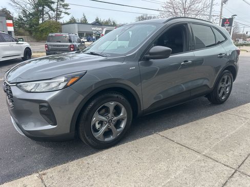 Used 2025 Ford Escape ST-Line FWD image 6
