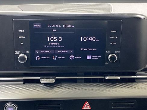 Used 2024 Kia Carnival LX FWD image 11