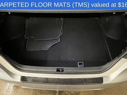 Used 2022 Toyota Camry SE image 4