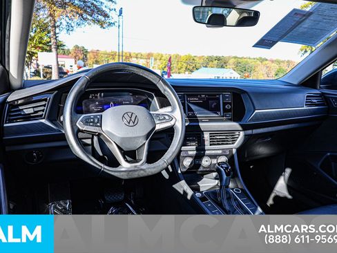 Used 2024 Volkswagen Jetta SE image 23