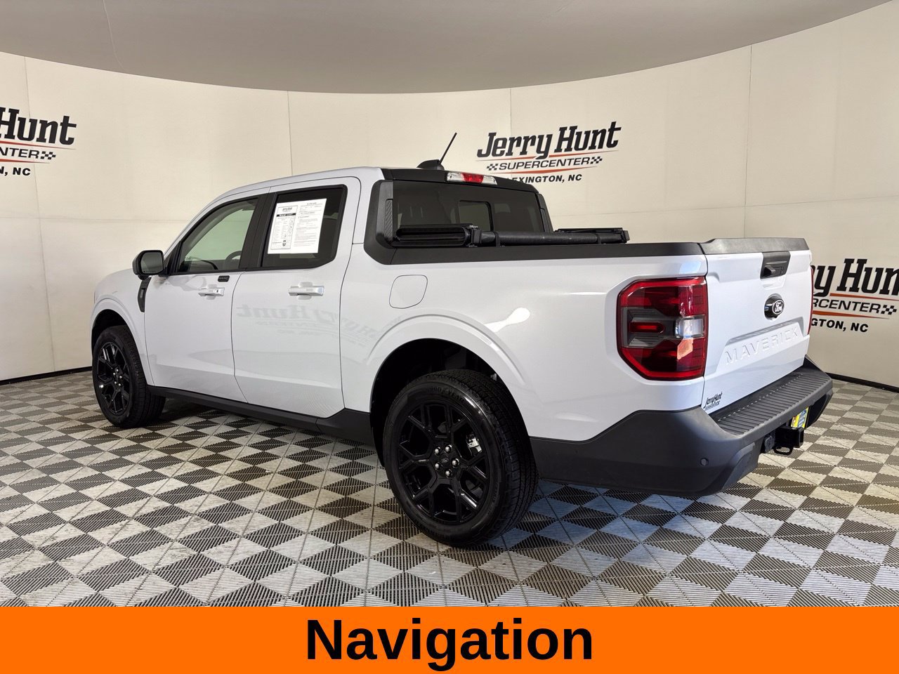 Used 2025 Ford Maverick Lariat w/ Black Appearance Package AWD/4WD image 9
