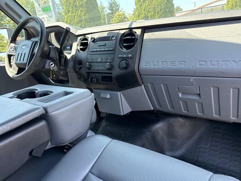 Used 2016 Ford F250 XL w/ Camper Package RWD image 17