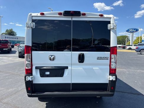 Used 2025 RAM ProMaster 2500 w/ U-Haul Equipment Group FWD image 9