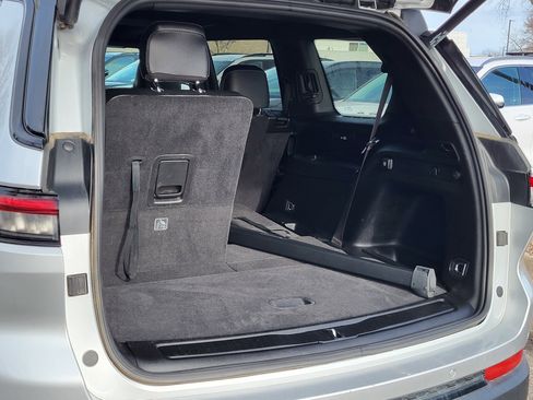 Used 2022 Jeep Grand Cherokee L Laredo image 13