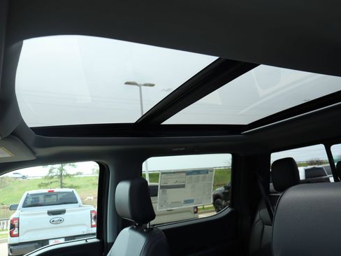 New 2026 Ford F250 Lariat w/ Lariat Premium Package image 16