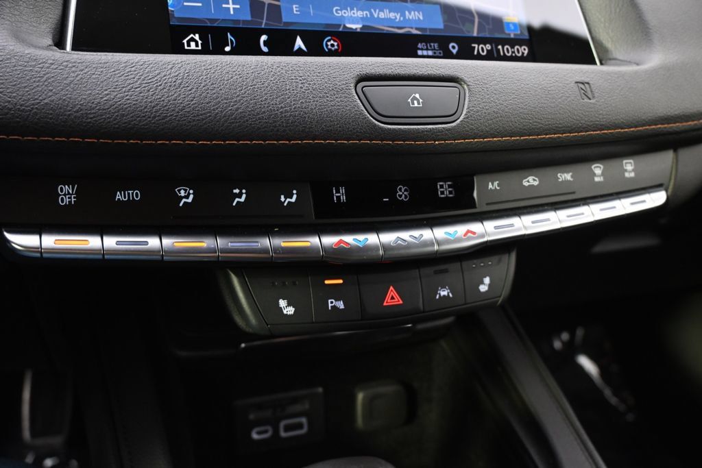 Used 2019 Cadillac XT4 Sport w/ Cold Weather Package AWD/4WD image 31