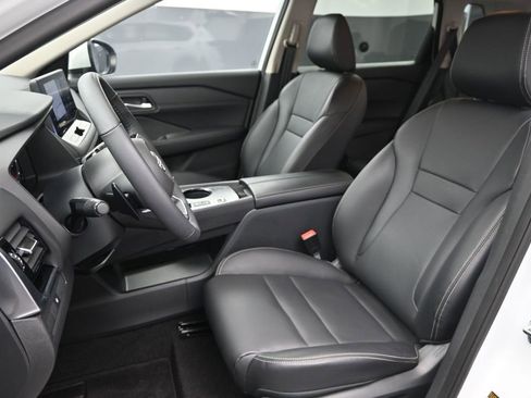 Used 2024 Nissan Rogue SL FWD image 20