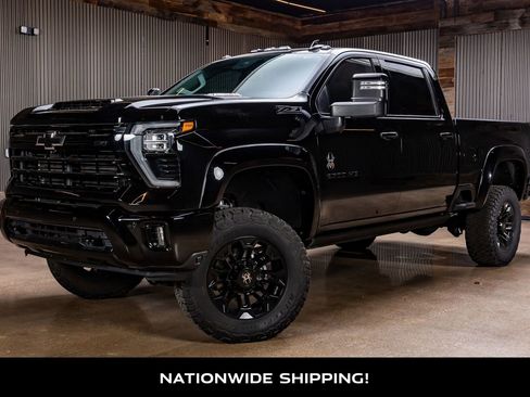 Used 2024 Chevrolet Silverado 2500 LTZ w/ LTZ Plus Package image 4