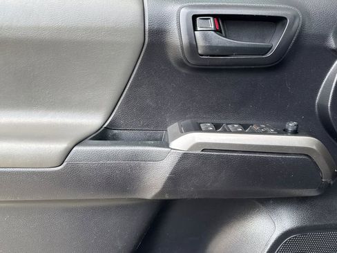 Used 2021 Toyota Tacoma SR5 w/ Technology Package AWD/4WD image 11