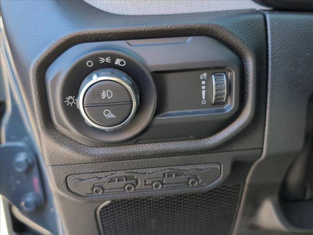 Used 2025 Jeep Gladiator Sport AWD/4WD image 14