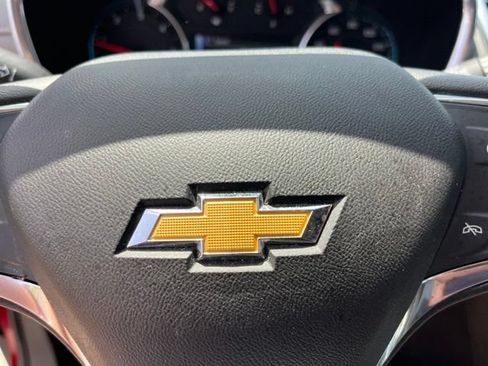 Used 2018 Chevrolet Equinox Premier FWD image 33