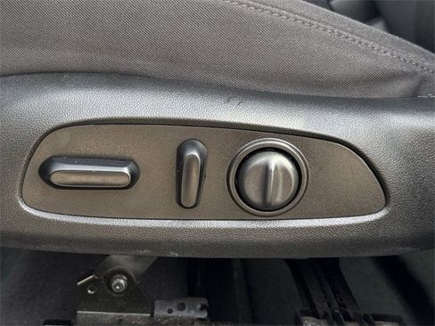 Used 2023 Chevrolet Malibu LT image 28