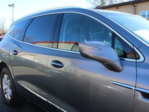 Used 2019 Buick Enclave Essence FWD image 7