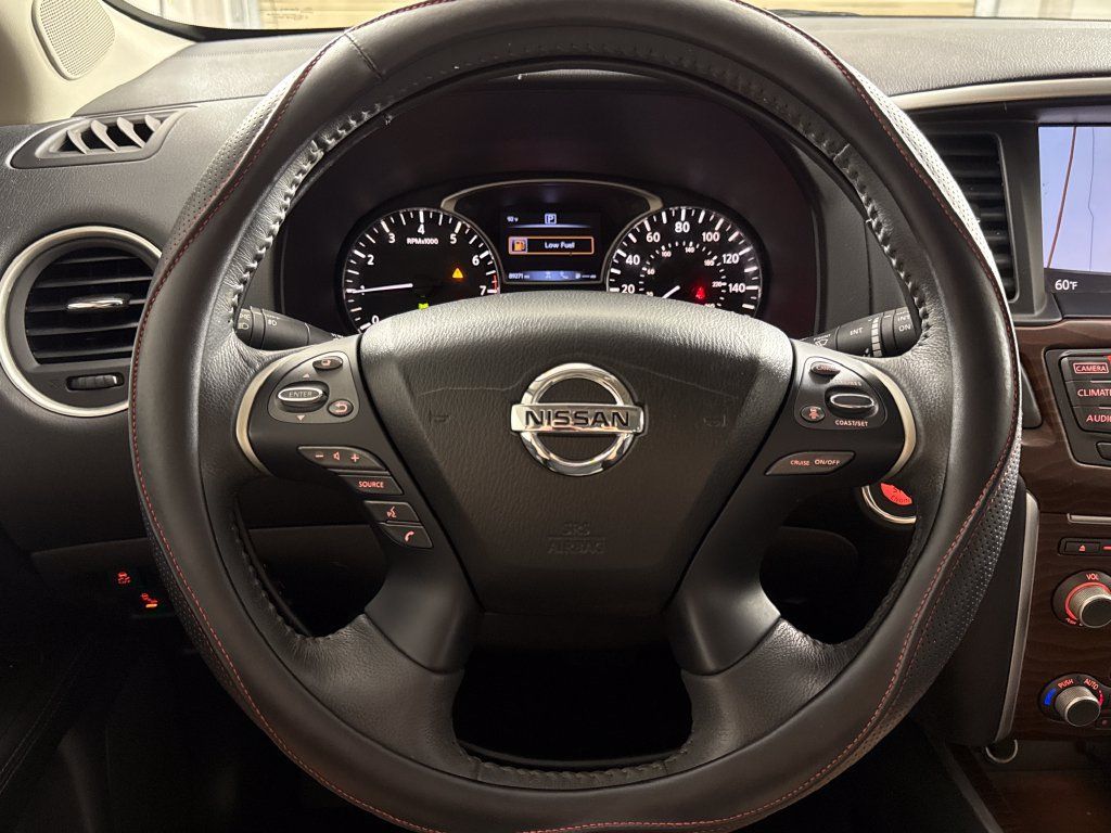 Used 2017 Nissan Pathfinder Platinum FWD image 15