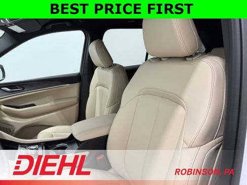 New 2025 Jeep Grand Cherokee Limited w/ Black Appearance Package image 20