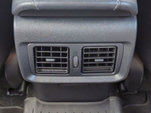 Used 2024 Toyota Venza Limited image 21