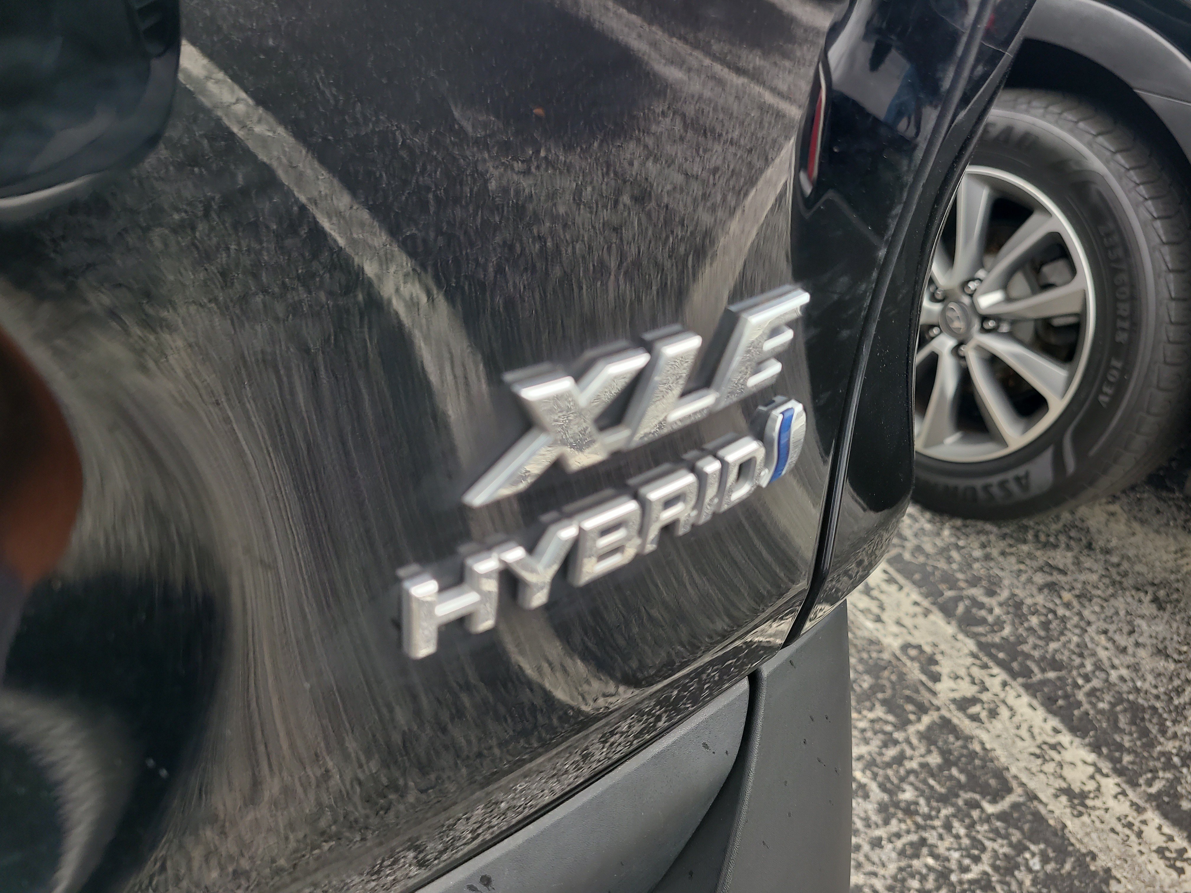 Used 2024 Toyota RAV4 XLE AWD/4WD image 9