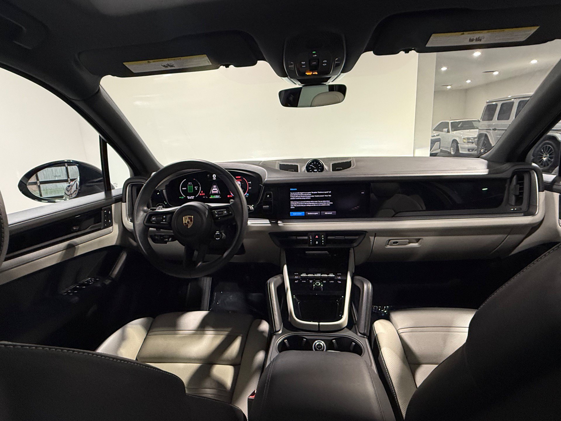 Used 2024 Porsche Cayenne AWD/4WD image 27