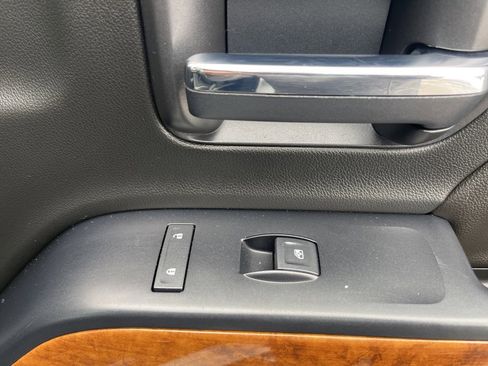 Used 2018 Chevrolet Silverado 2500 High Country w/ Duramax Plus Package image 12