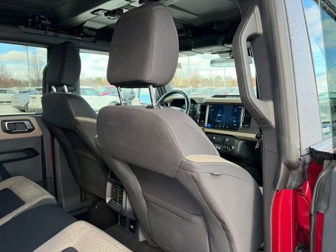 Used 2025 Ford Bronco Big Bend image 32