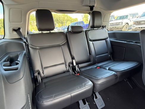 New 2026 Ford Expedition Max Platinum w/ Driver's Package image 18