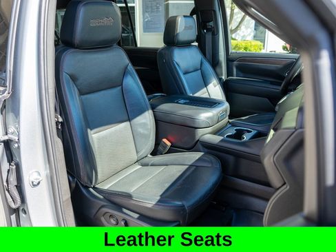 Used 2024 Chevrolet Suburban High Country AWD/4WD image 9