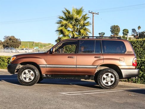 Used 1998 Toyota Land Cruiser image 2
