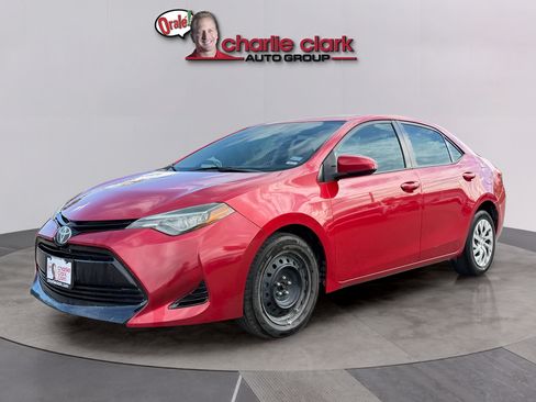 Used 2017 Toyota Corolla LE FWD image 3