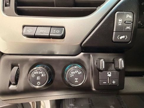 Used 2019 Chevrolet Tahoe Premier AWD/4WD image 26