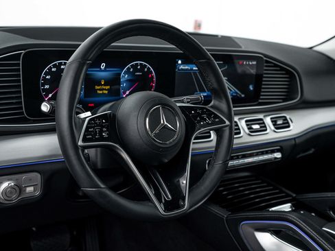 Used 2025 Mercedes-Benz GLE 450 4MATIC image 9