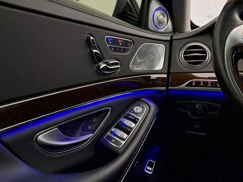 Used 2016 Mercedes-Benz Maybach S 600 image 23