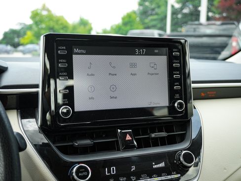 Used 2020 Toyota Corolla LE FWD image 23