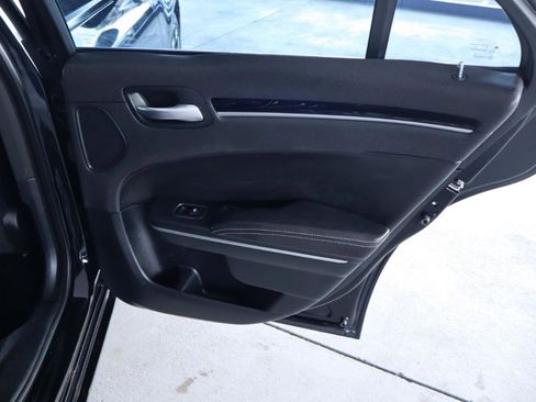Used 2018 Chrysler 300 S w/ Beats Audio Group RWD image 32