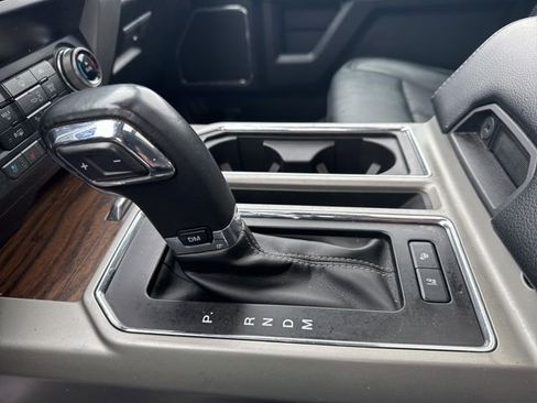 Certified 2019 Ford F150 Lariat w/ Equipment Group 502A Luxury AWD/4WD image 18