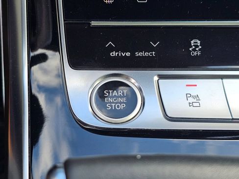 Used 2021 Audi Q8 Prestige AWD/4WD image 38