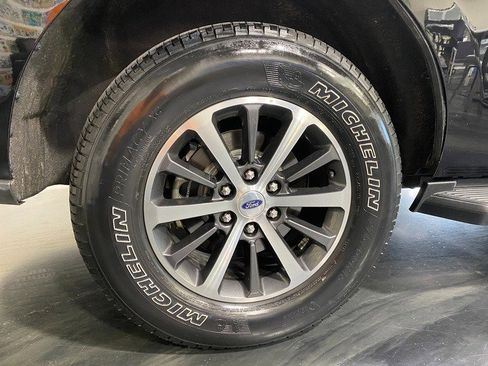 Used 2021 Ford Expedition XLT image 8