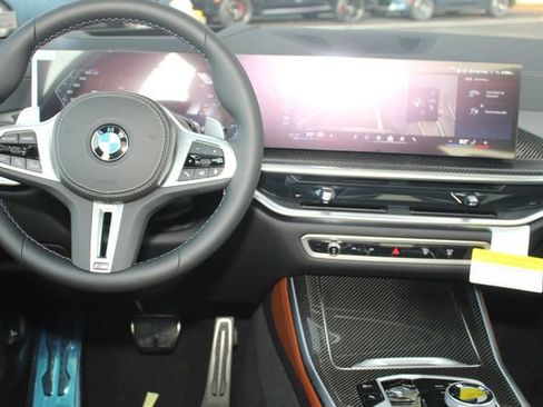 Used 2026 BMW X5 M60i image 18