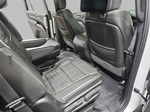 Used 2022 Cadillac Escalade Sport Platinum w/ LPO, ONYX Package image 14