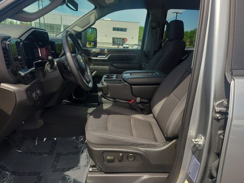 Used 2025 Chevrolet Silverado 2500 LT w/ Safety Package AWD/4WD image 16
