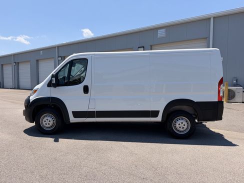 Used 2025 RAM ProMaster 2500 w/ Convenience Group FWD image 9