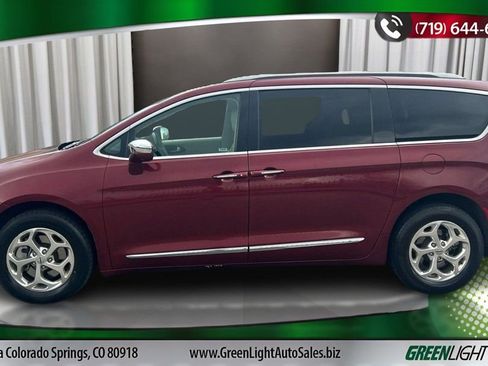 Used 2021 Chrysler Pacifica Limited w/ Premium & Safety Sphere Group AWD/4WD image 2
