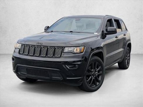 Used 2018 Jeep Grand Cherokee Altitude image 1