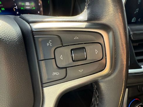 Used 2022 Chevrolet Suburban LT RWD image 16