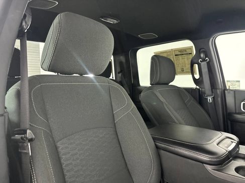 Used 2025 RAM 2500 Big Horn AWD/4WD image 29
