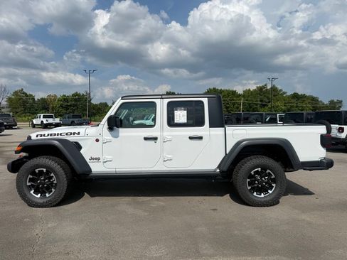 Used 2026 Jeep Gladiator Rubicon AWD/4WD image 4