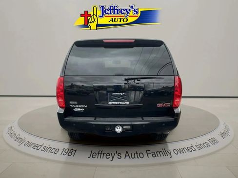 Used 2011 GMC Yukon SLT w/ SLT-2 Equipment Package AWD/4WD image 6